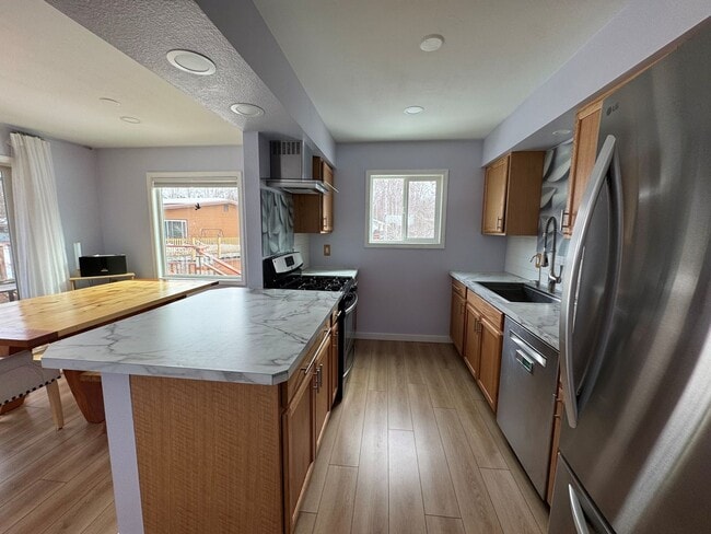 Building Photo - 3923 Pawn Pl