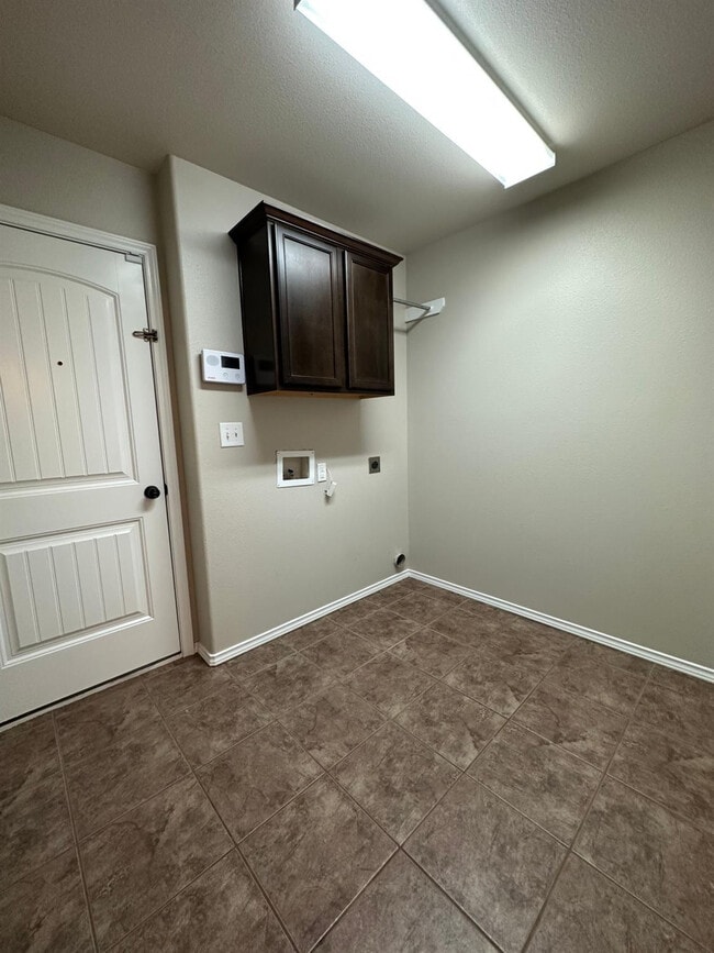 Building Photo - 9316 Rochester Ave