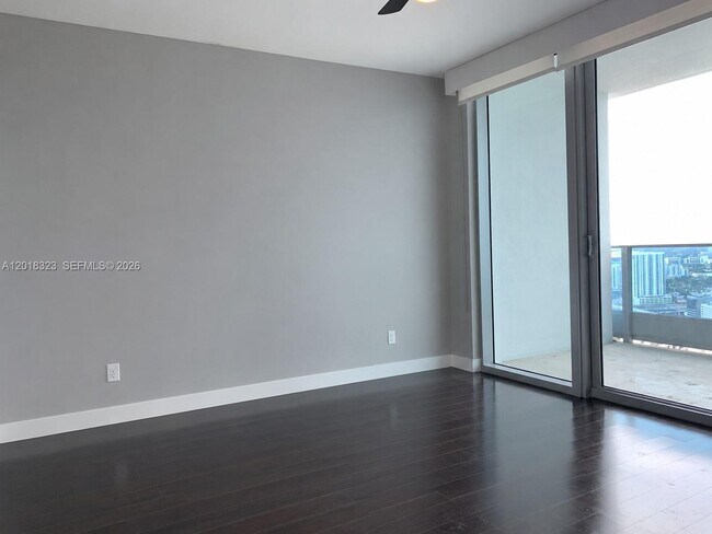 Building Photo - 200 Biscayne Blvd Way