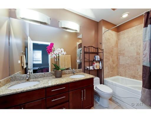 Maser Bathroom - 1316 N Wicker Park Ave