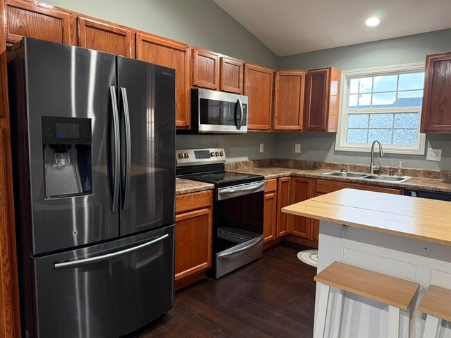 Building Photo - 17 Christopher Ave