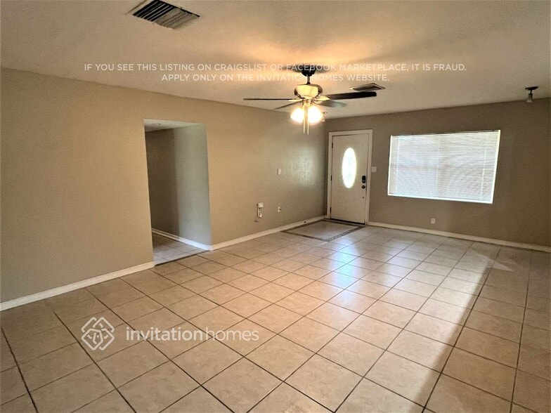 Building Photo - 2260 Charlotte Dr