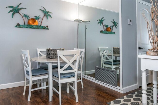 Building Photo - 2600 SE Ocean Blvd