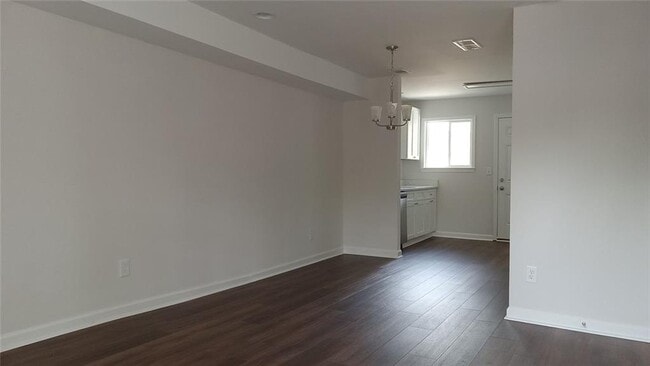 Building Photo - 2156 Park Terrace