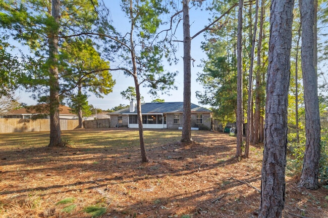 Building Photo - 1895 Everglades Dr