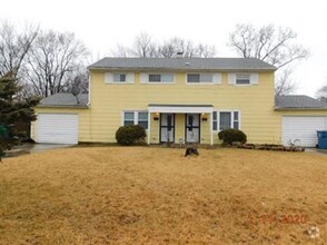 Building Photo - 2-story townhome featuring 3 bedrooms