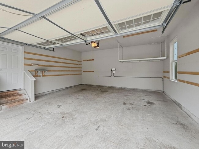 Building Photo - 42240 Hiddenwood Ln