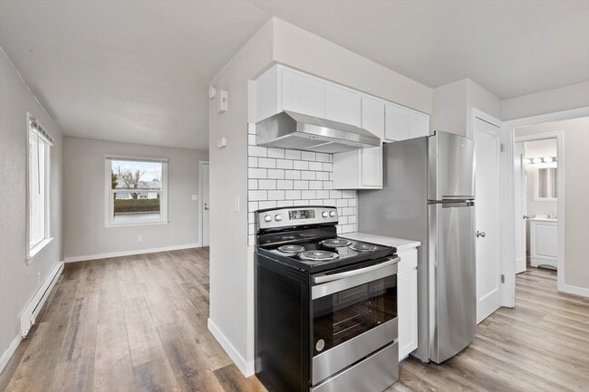 Building Photo - 10112 E Broadway Ave