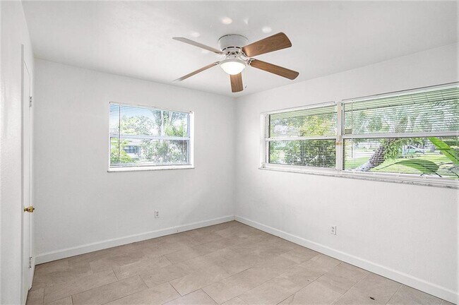 Building Photo - 1640 Picardy Cir