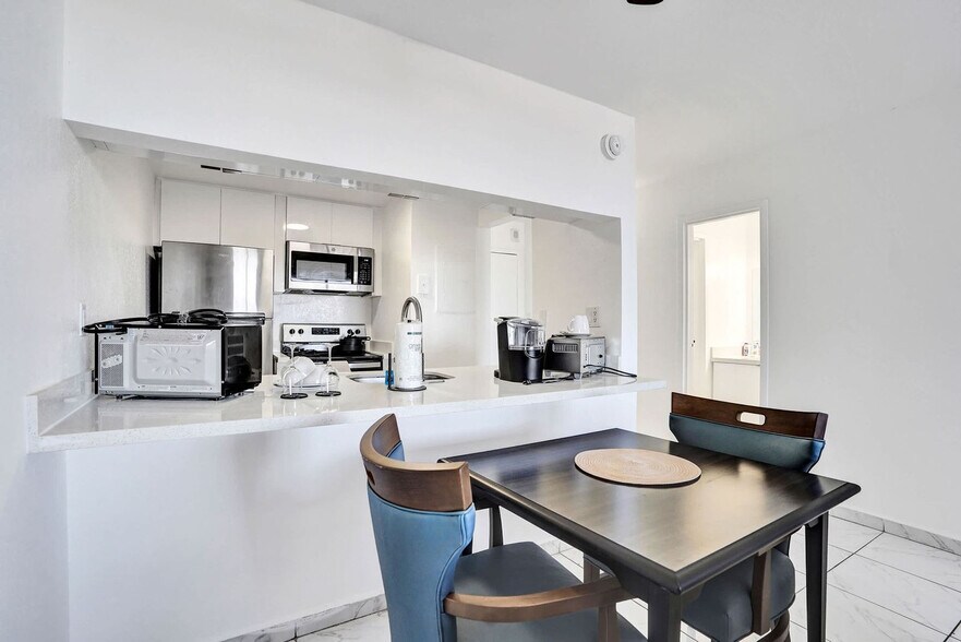 Building Photo - 777 NW 155th Ln