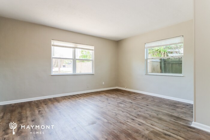 Building Photo - 630 50th St N