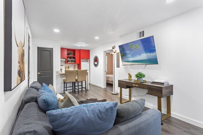 Primary Photo - 2620 Arbor St