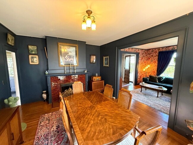 Building Photo - Tranquility on Oxford