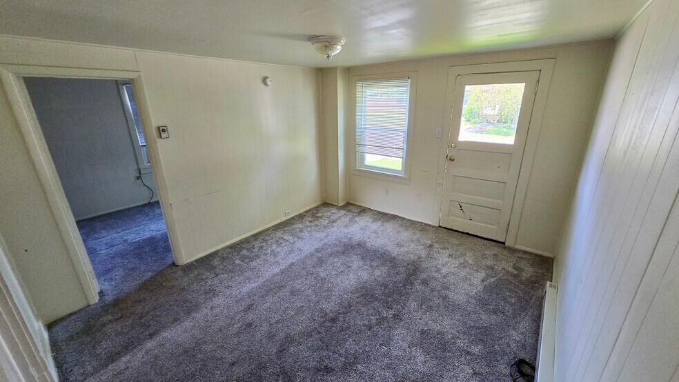 Living Room - 122 Logan Ave