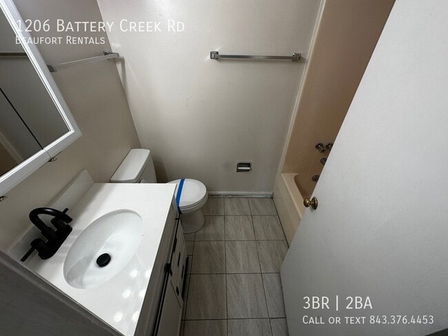 Building Photo - 1206 Battery Creek Rd