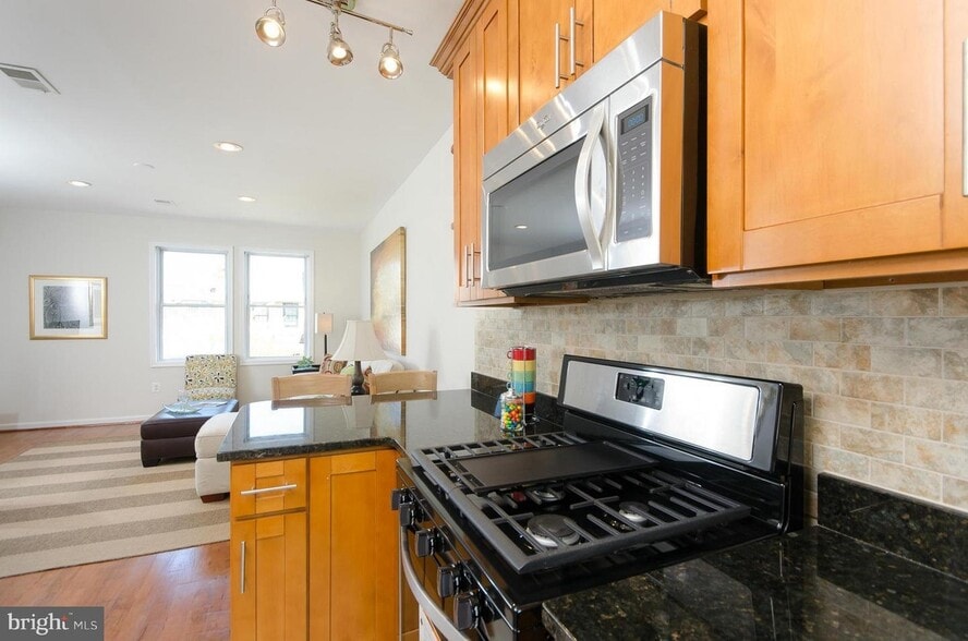 Building Photo - 326 14th Place Northeast