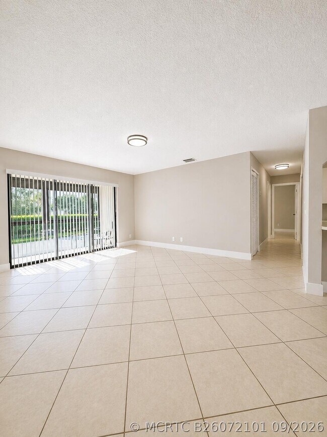 Building Photo - 628 Sea Pine Way