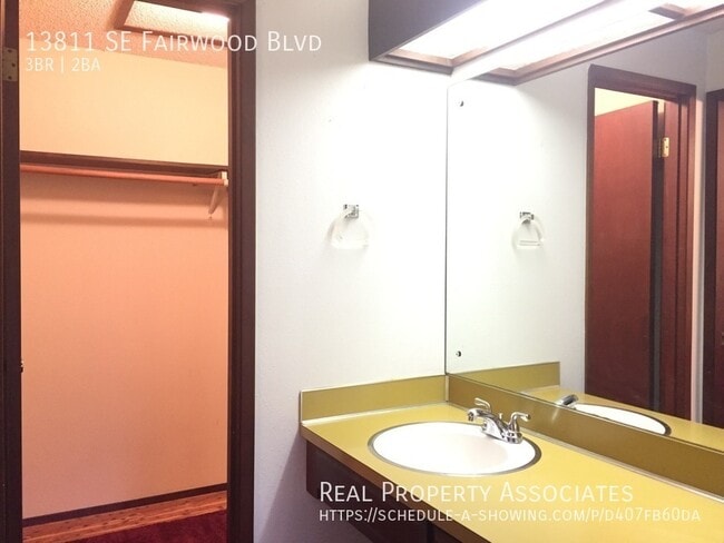 Building Photo - 13811 SE Fairwood Blvd