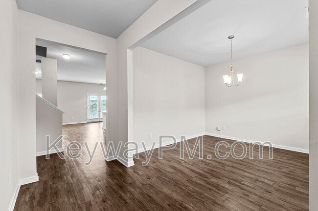 Building Photo - 5033 Vine Ln