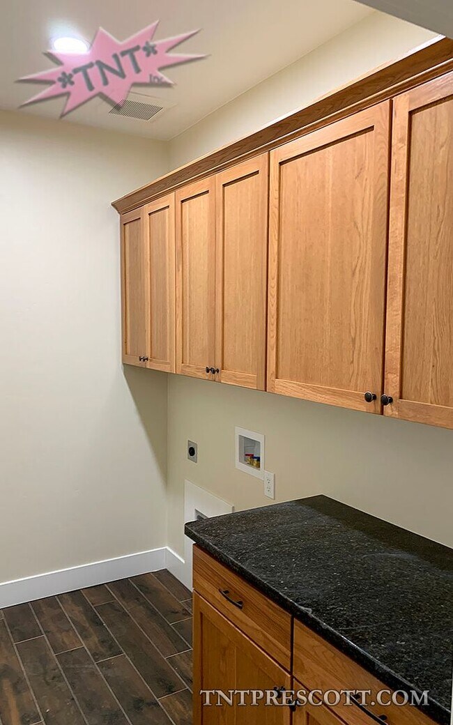 Building Photo - Home in Prescott Valley