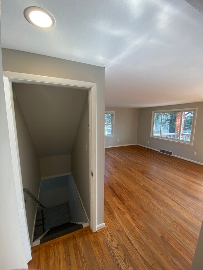 Building Photo - 9645 Loveland Madeira Rd