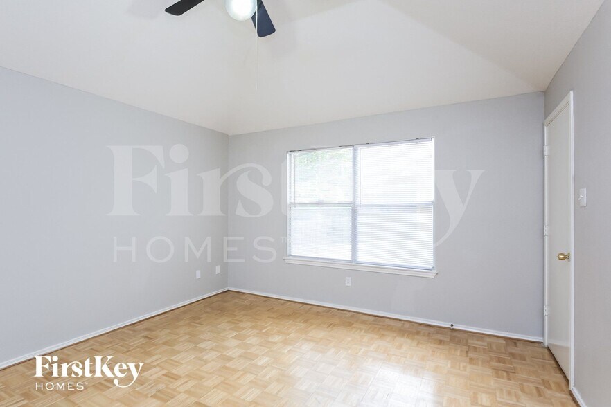 Building Photo - 1203 Jamestown Ct