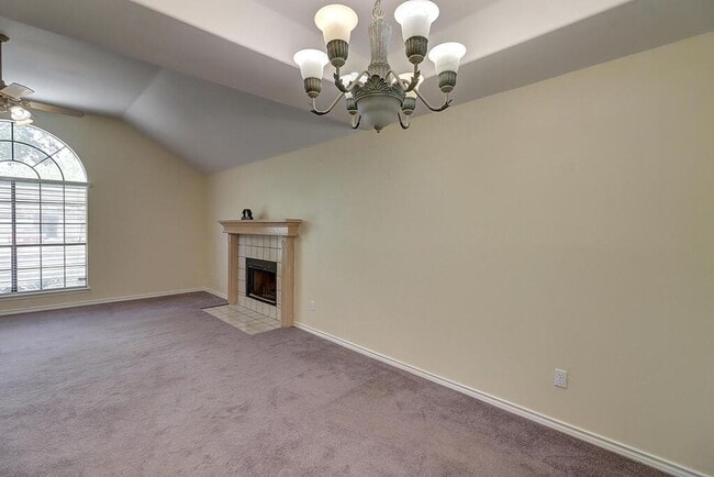 Building Photo - 4321 Holly Ridge Dr