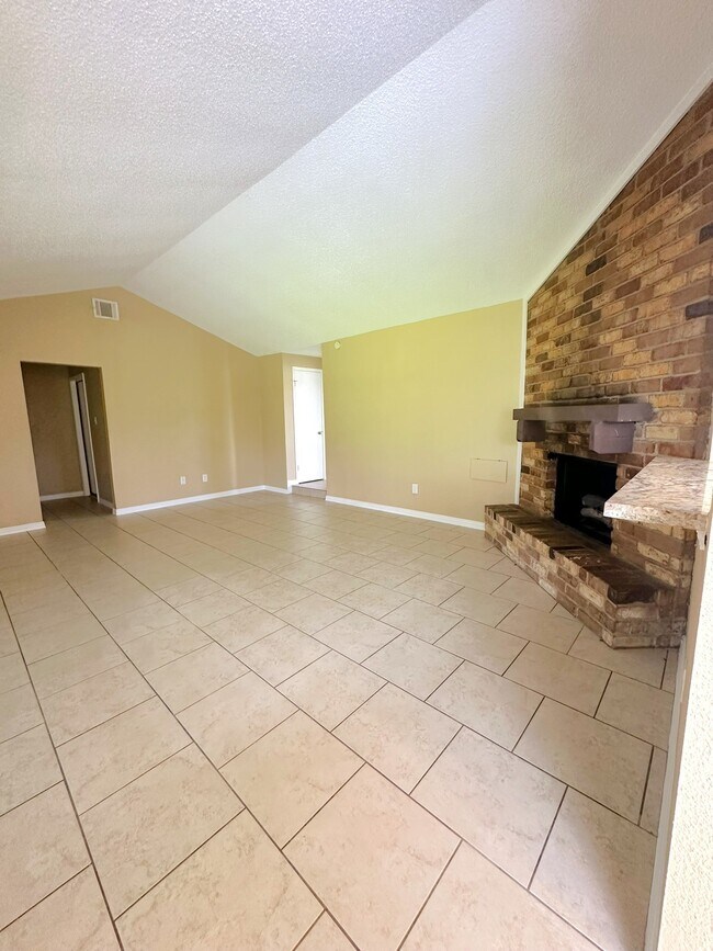 Building Photo - 12210 Roandale Dr
