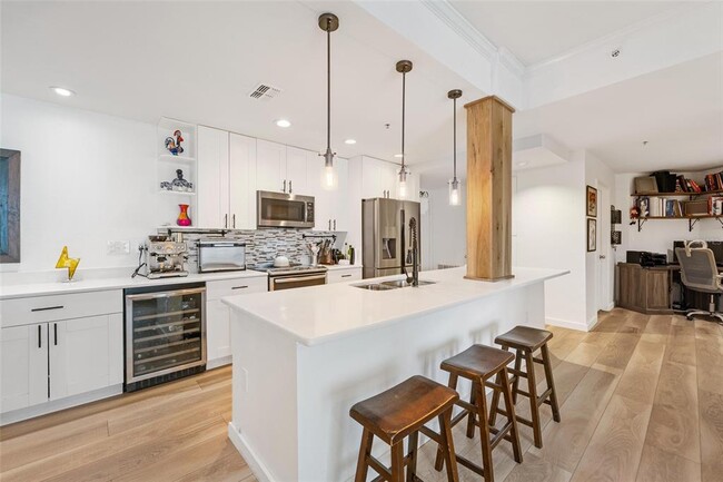 Building Photo - 700 S Harbour Island Blvd