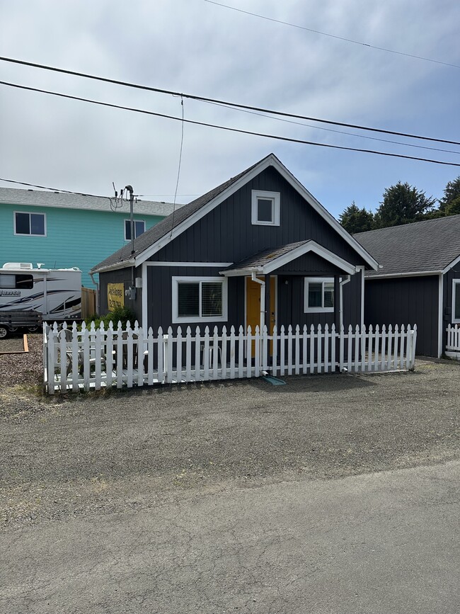 Primary Photo - 20 Fern St