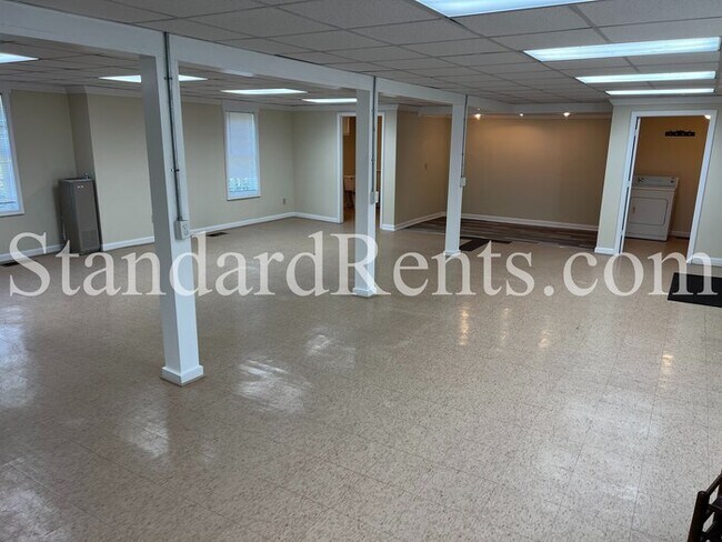 Building Photo - 6320 Cooper St