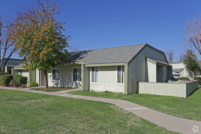 Building Photo - West Hills Apartments