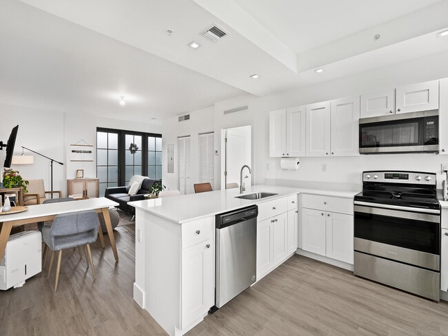 Building Photo - 4100 SW 64th Ave