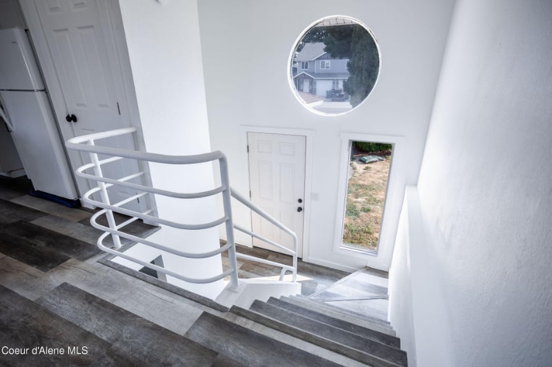 Building Photo - 919 E Spruce Ave