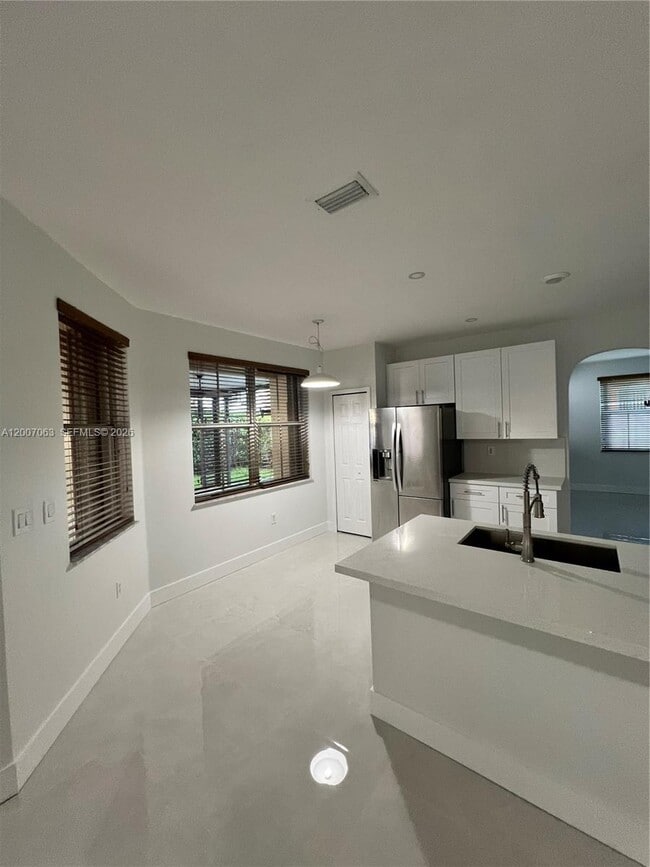 Building Photo - 16475 SW 84th Ln