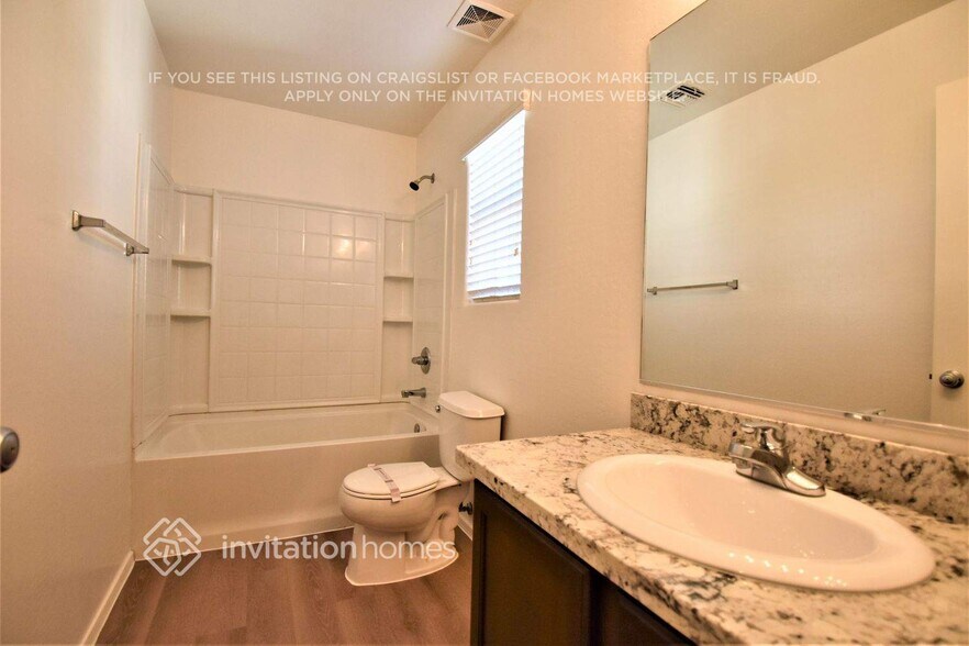 Building Photo - 2620 S Southwind Dr