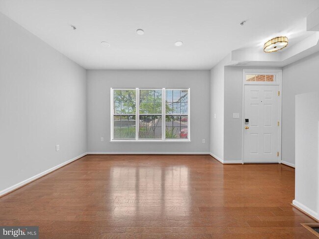 Building Photo - 6055 Wicker Ln