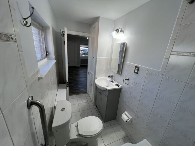 Building Photo - 8360 Ferndale St