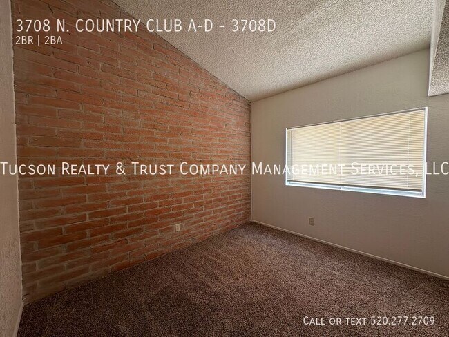 Building Photo - 3708 N Country Club Rd