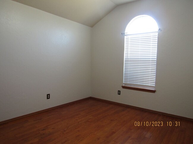 Building Photo - PETS ARE NEGOTIABLE WITH OWNER APPROVAL