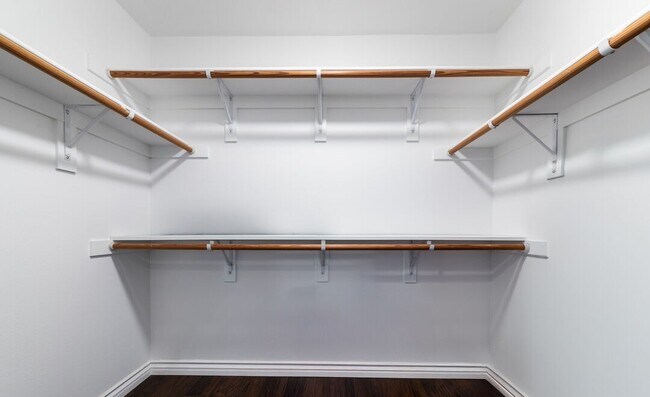 Building Photo - 4060 Glencoe Ave