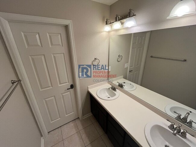 Building Photo - 572 Gallegos Cir