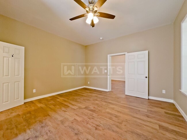 Building Photo - 1022 28th Pl S