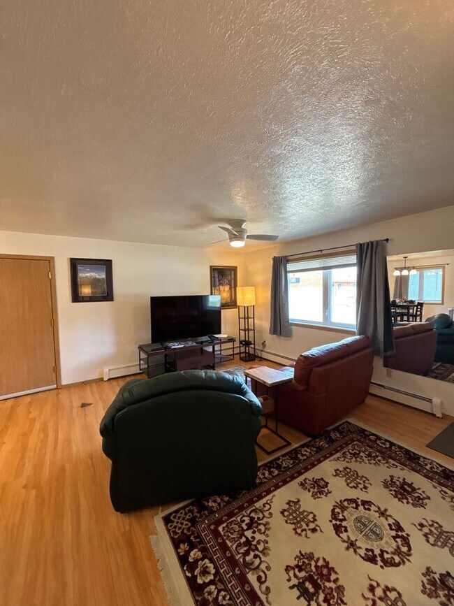 Building Photo - 213 Yukon Dr