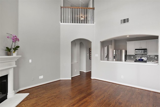 Building Photo - 604 Mozart Way