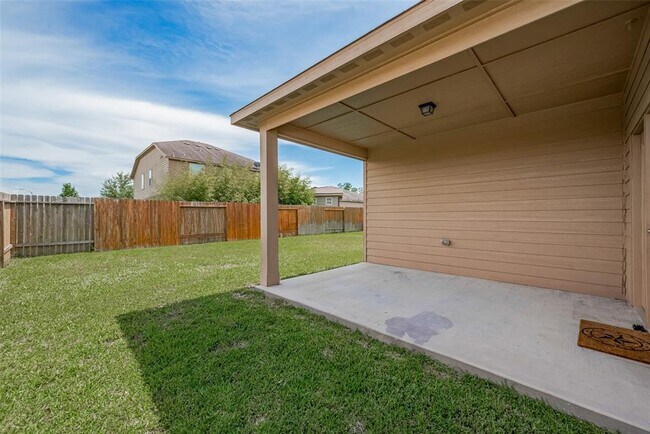 Building Photo - 12063 Quartersawn Ln