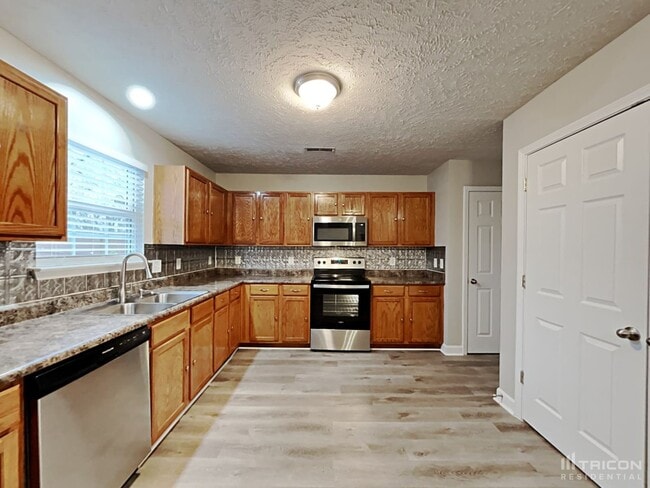 Building Photo - 141 Willowleaf Ln