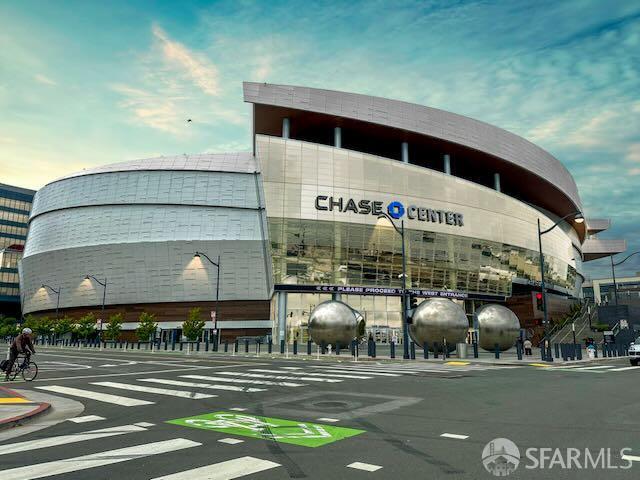 Building Photo - 325 Berry St