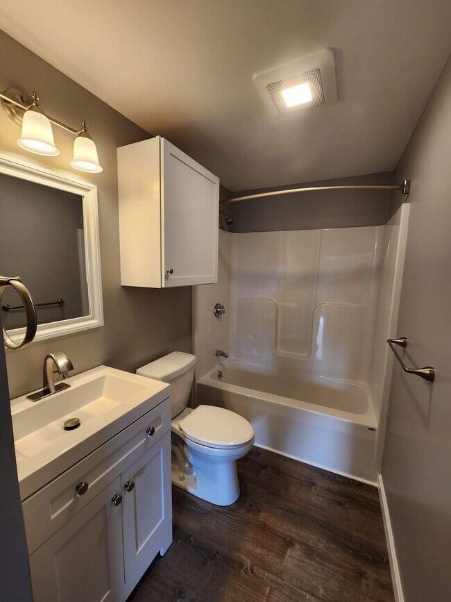 Building Photo - 45 Northway St