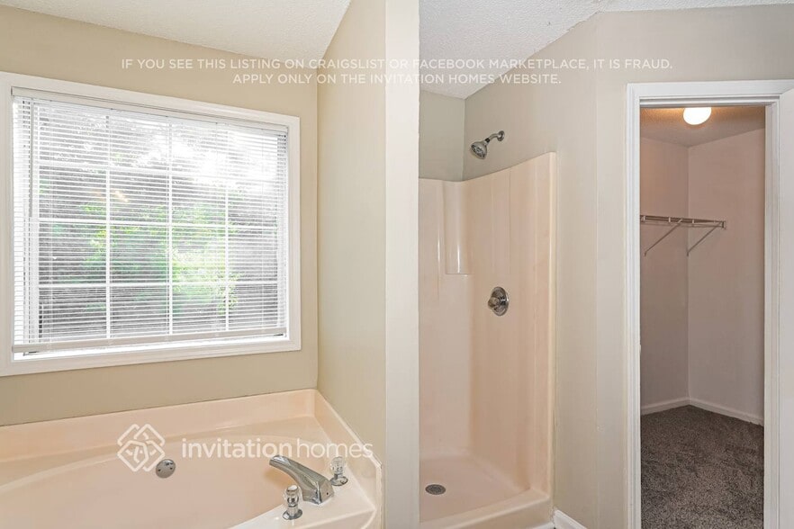 Building Photo - 2860 Brookton Ln SE